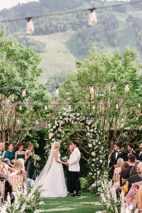 All of Melissa and Eduardo&rsquo;s Mountain Wedding Details