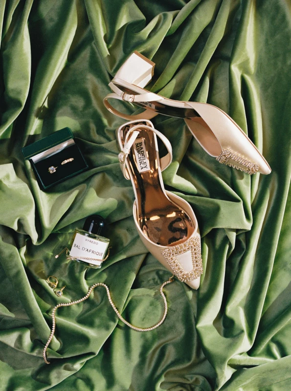 A Vintage Wedding for Carolyn and Jason