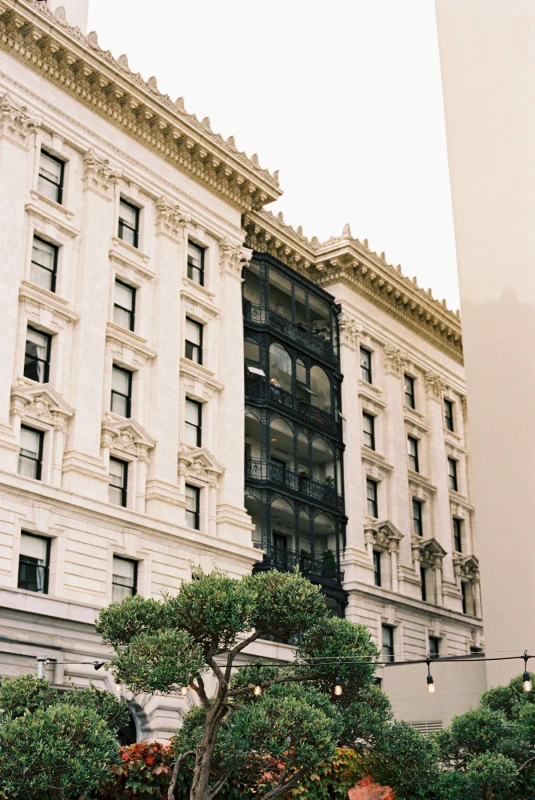 A Vintage Glam Wedding for Laura and Ted
