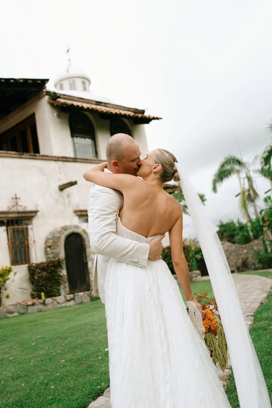 An Hacienda Wedding for Sydney and Austin