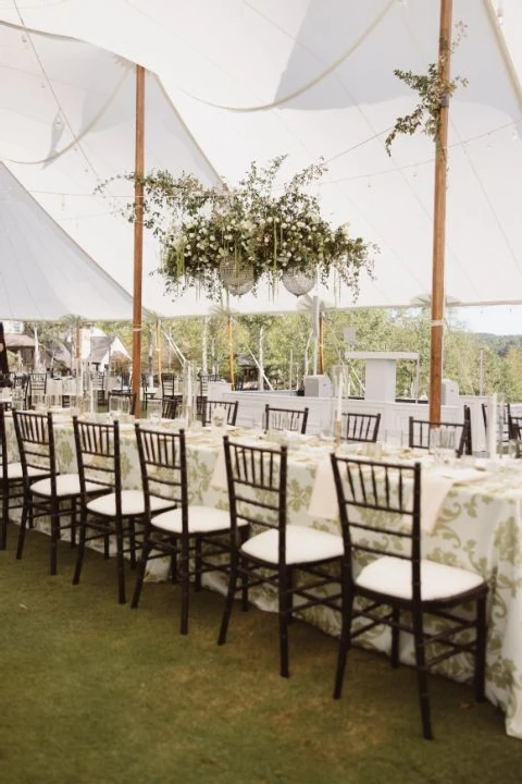 A Classic Wedding for Vanessa and Ryan